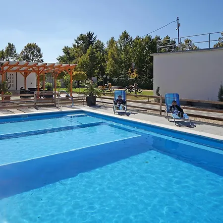 Turulpanzio&gombeach Baja